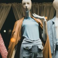 Тренды 2021/2022 года в визуальном мерчендайзинге для магазинов одежды